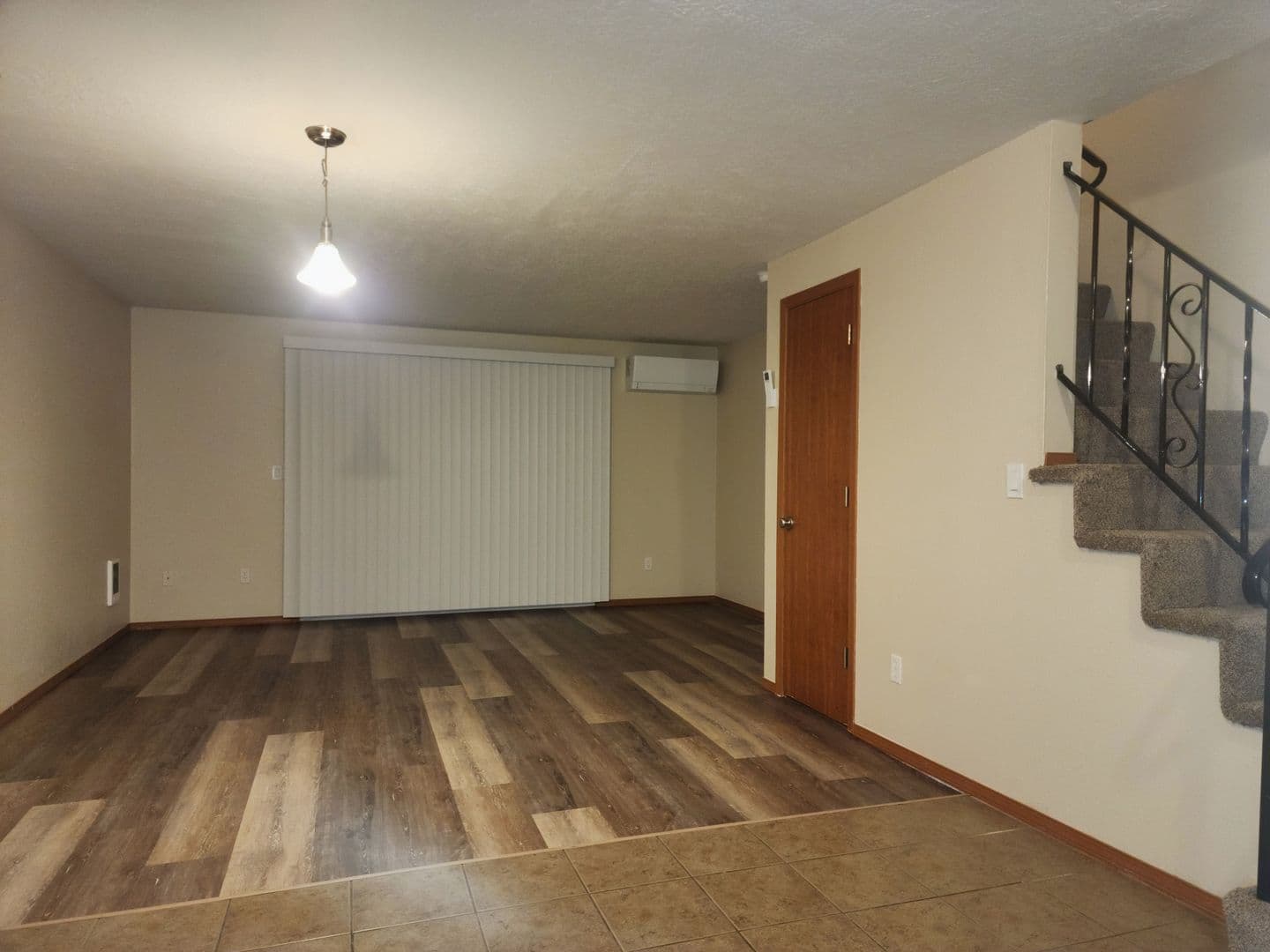 Newberg Apartment: 606 E Ninth St - Apt. 43