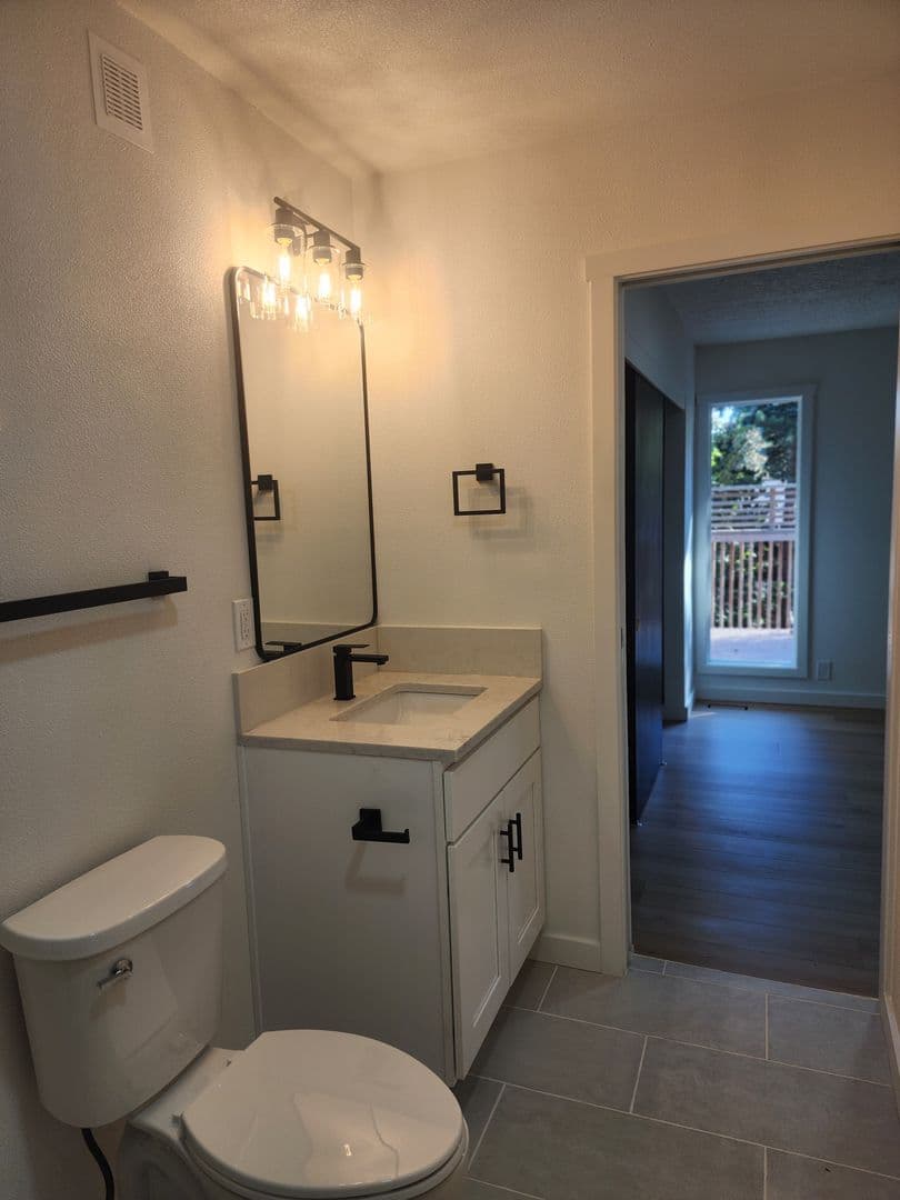 Tualatin House: 21104 SW Jameco Court