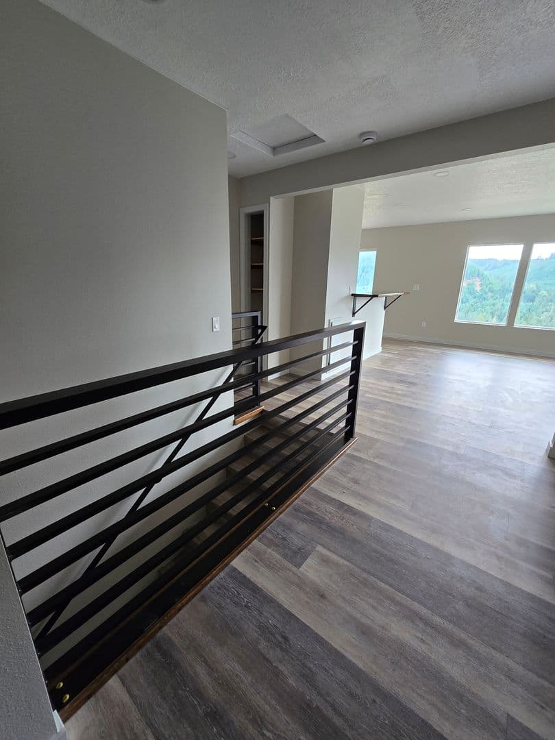 Yamhill House: 16100 NW Tupper Rd
