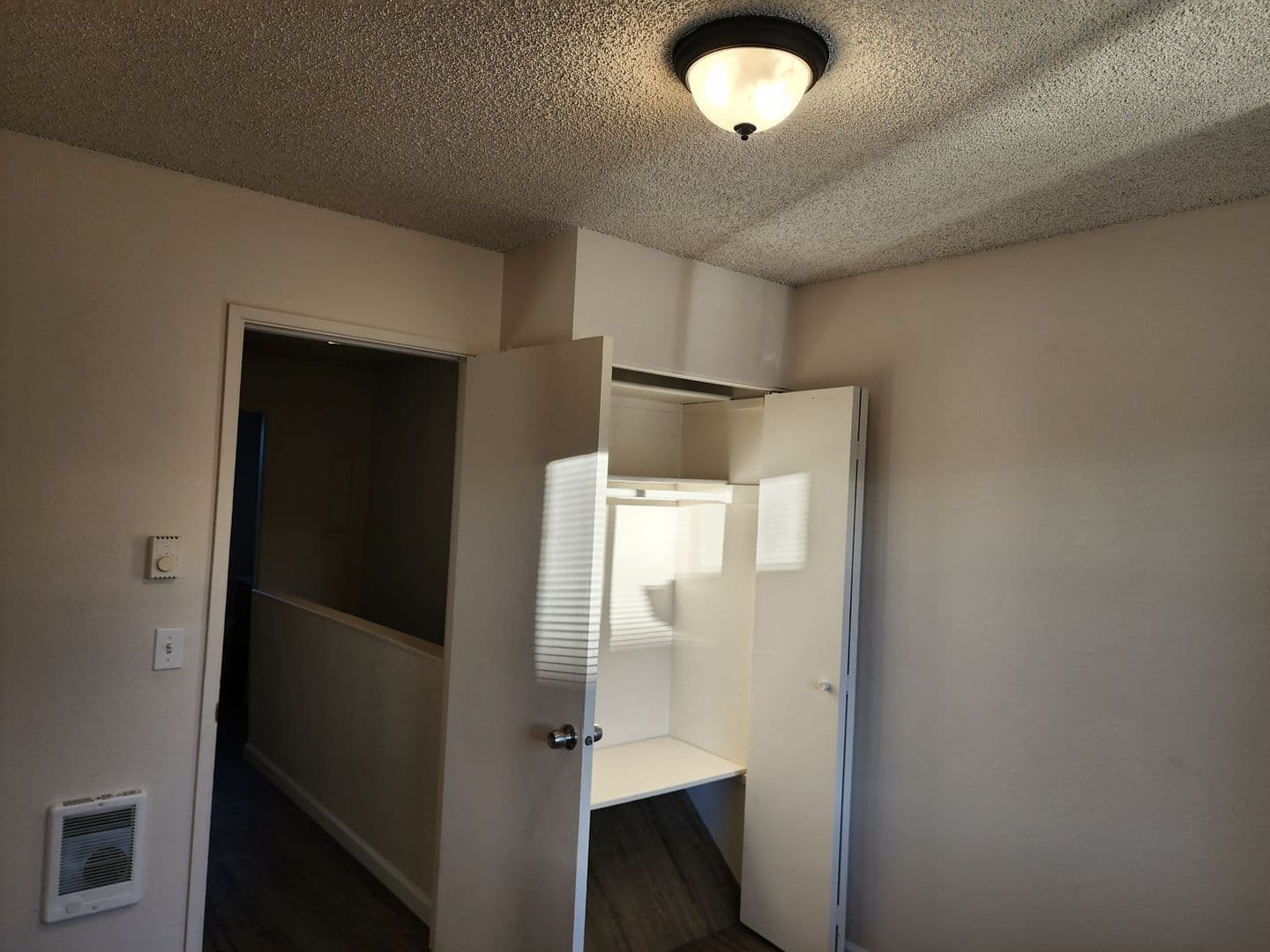 Newberg Apartment: 1558 E. 3rd St.