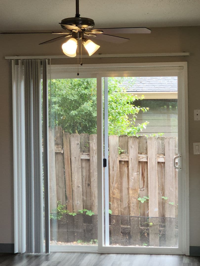 Newberg Apartment: 1005 S. Wynooski St.