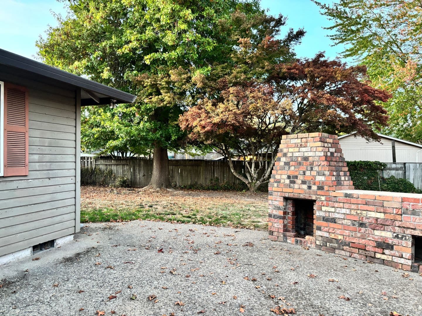 Newberg House: 3007 Douglas Ave