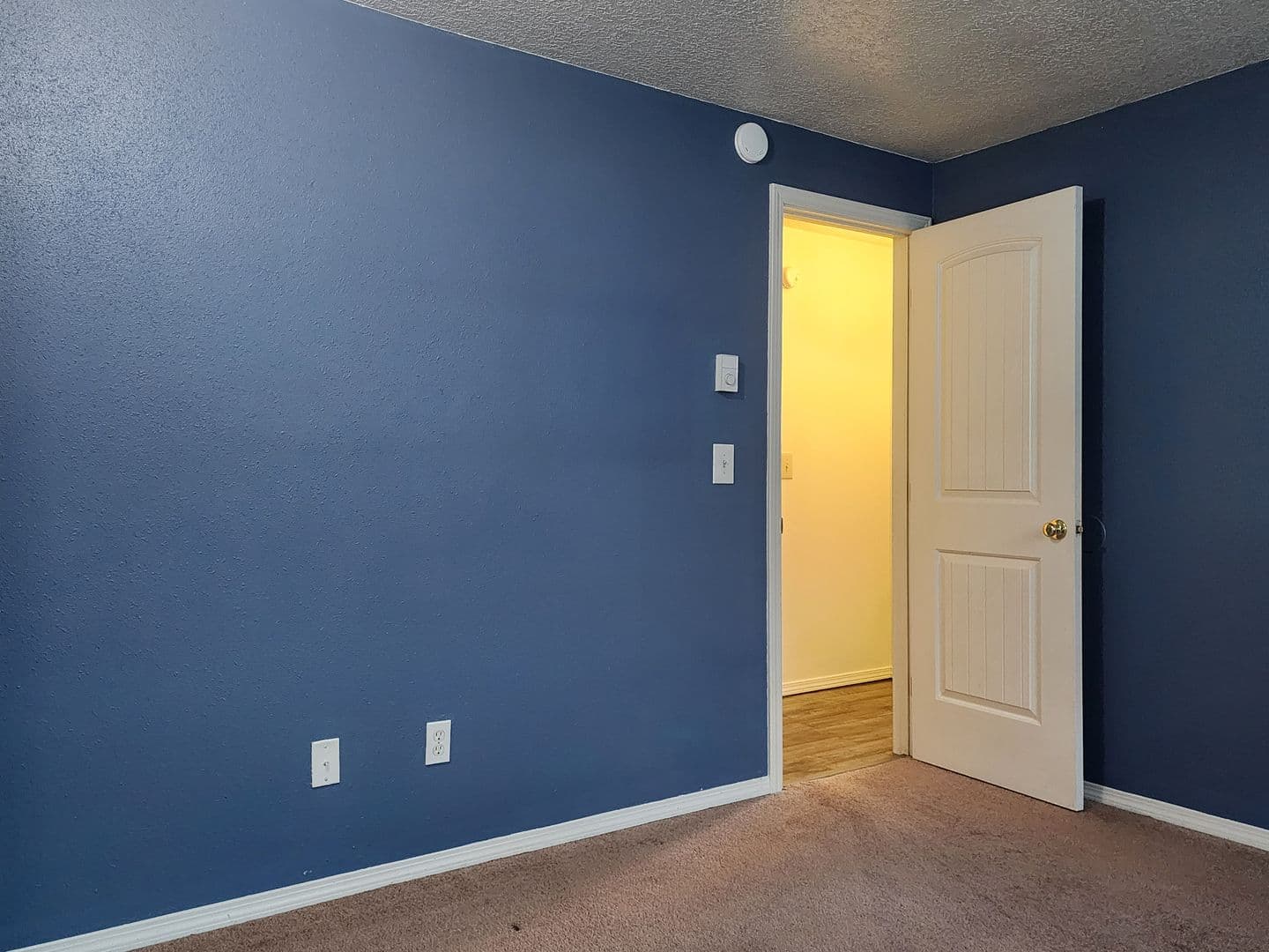 Newberg Apartment: 604 E 10th St