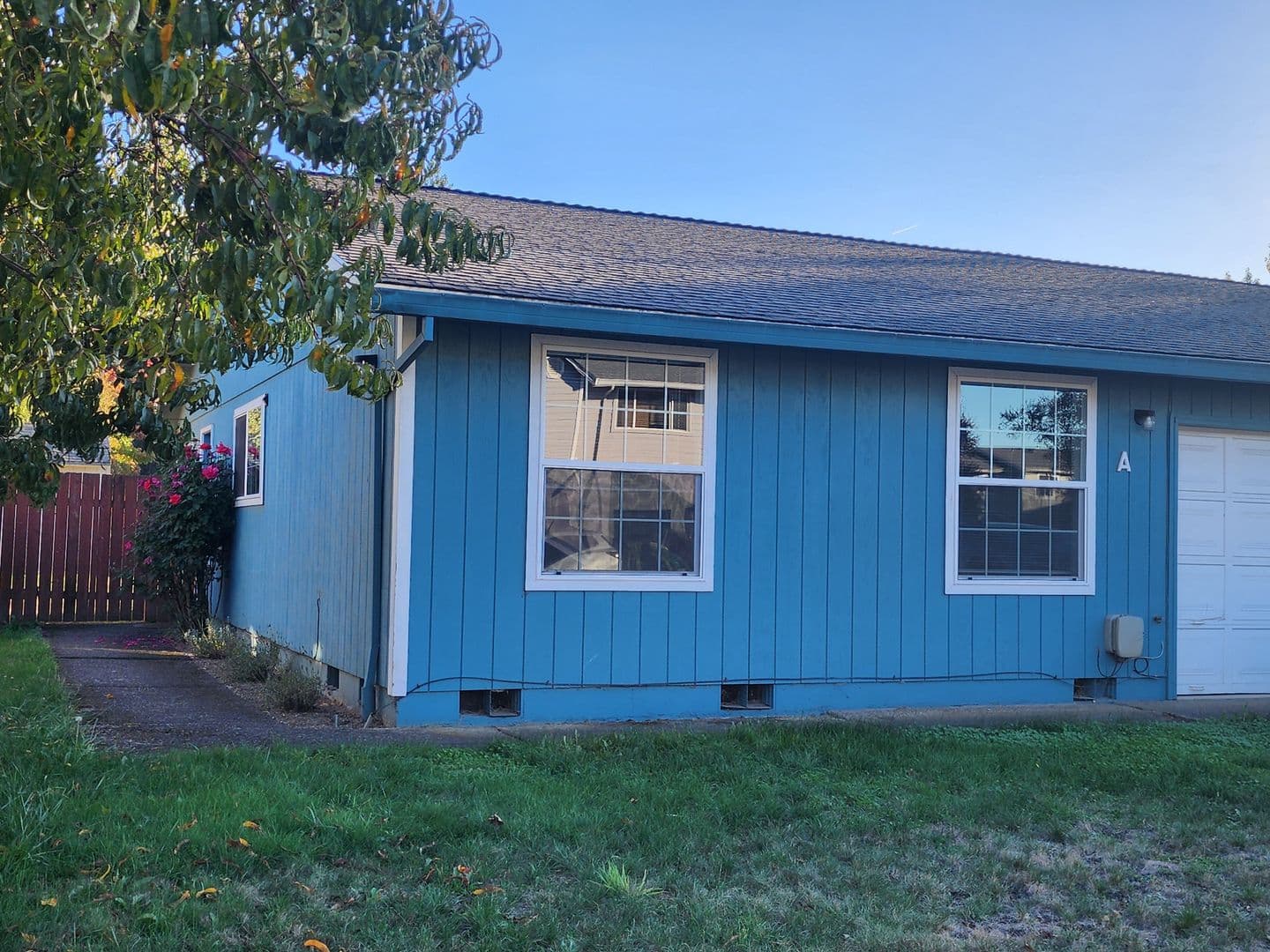 Newberg Apartment: 604 E 10th St