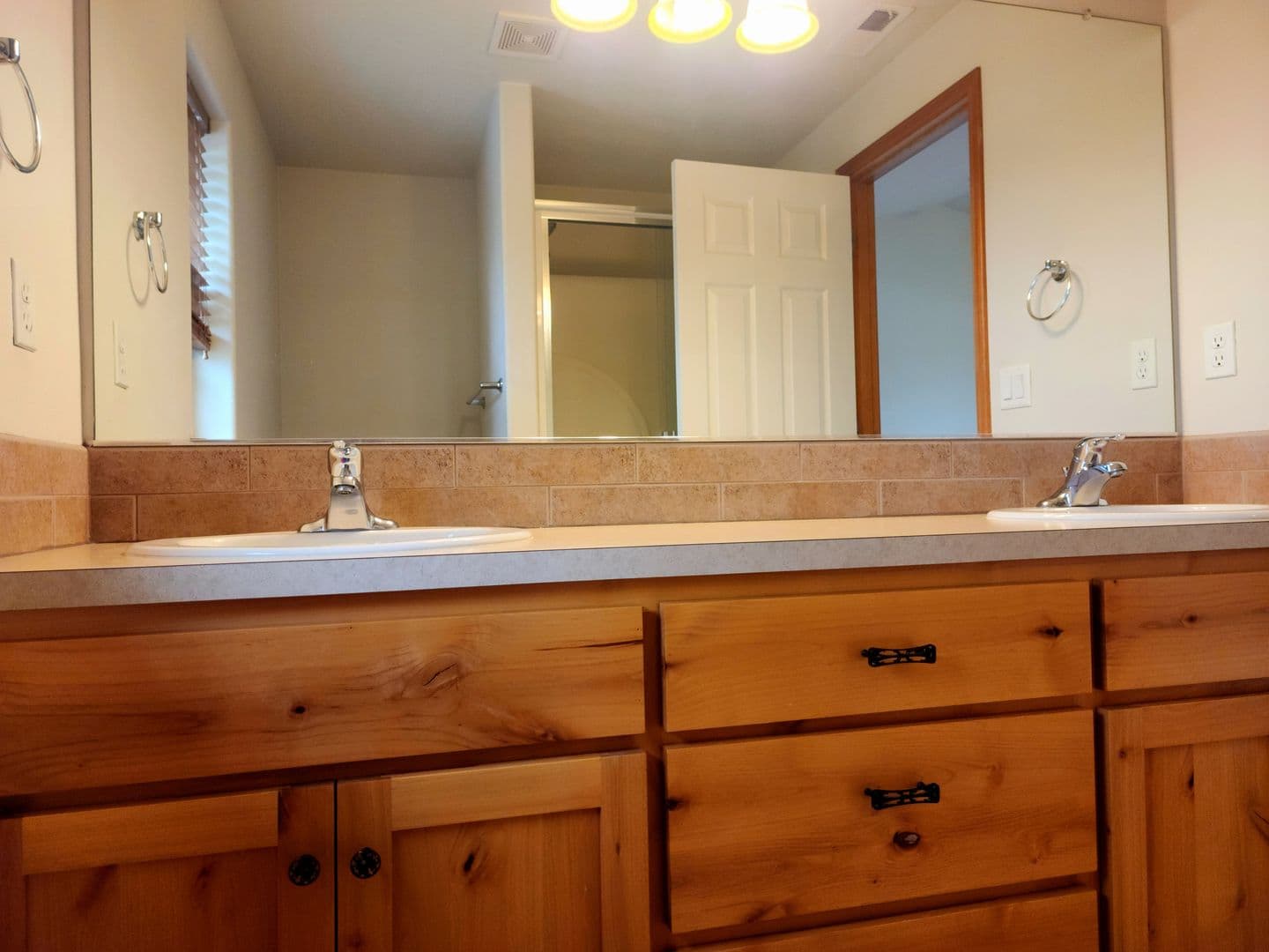 Newberg House: 800 W. First St. #4