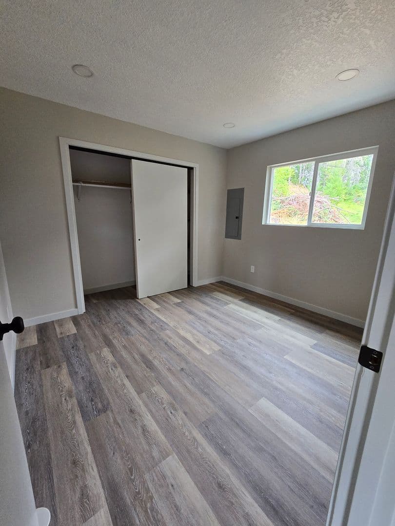 Yamhill House: 16100 NW Tupper Rd