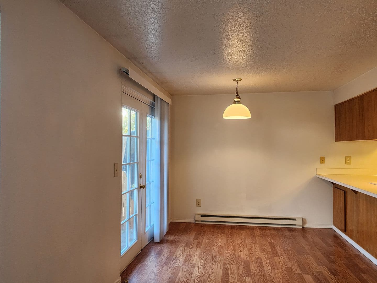 Newberg Apartment: 604 E 10th St