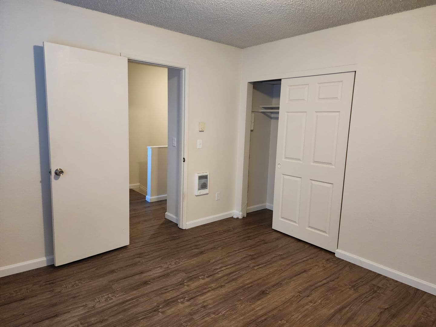 Newberg Apartment: 1558 E. 3rd St.