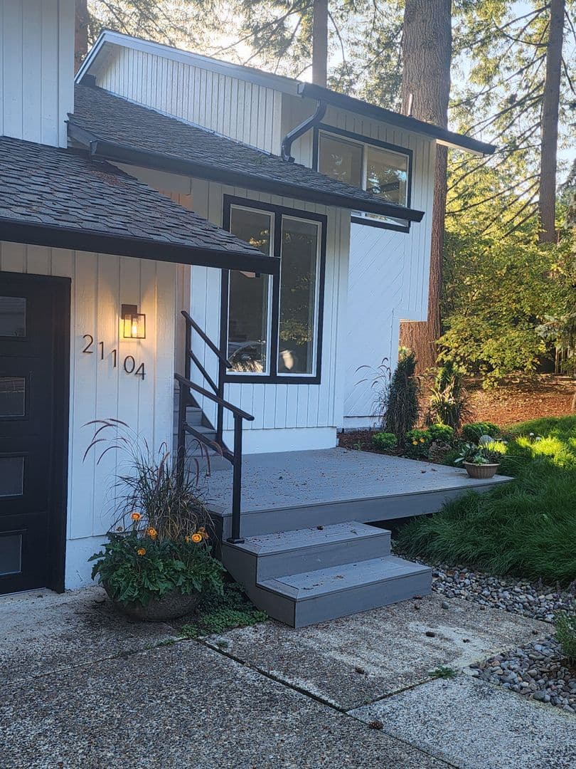 Tualatin House: 21104 SW Jameco Court