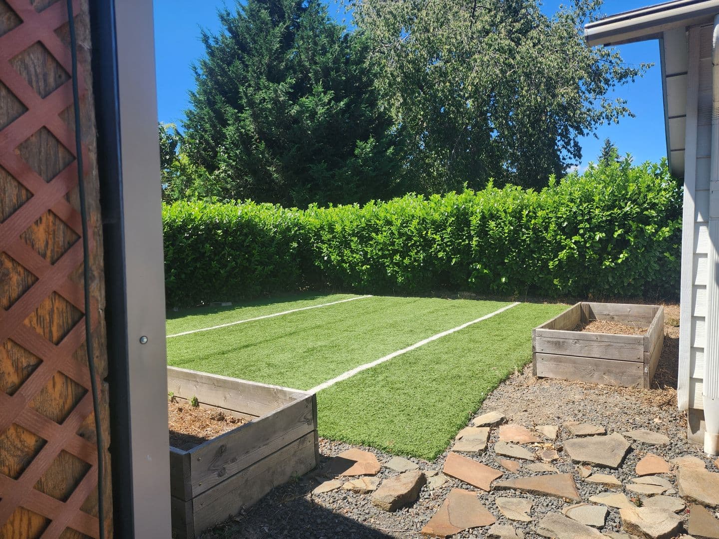 Newberg House: 3512 E Vittoria Way