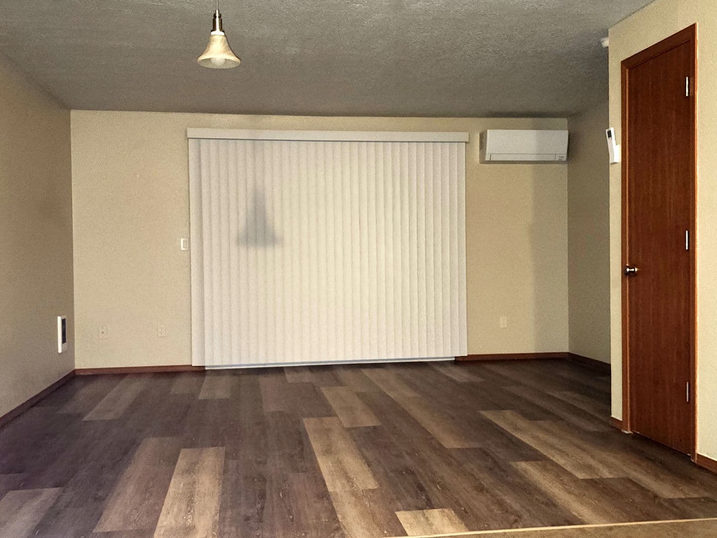 Newberg Apartment: 606 E Ninth St - Apt. 43