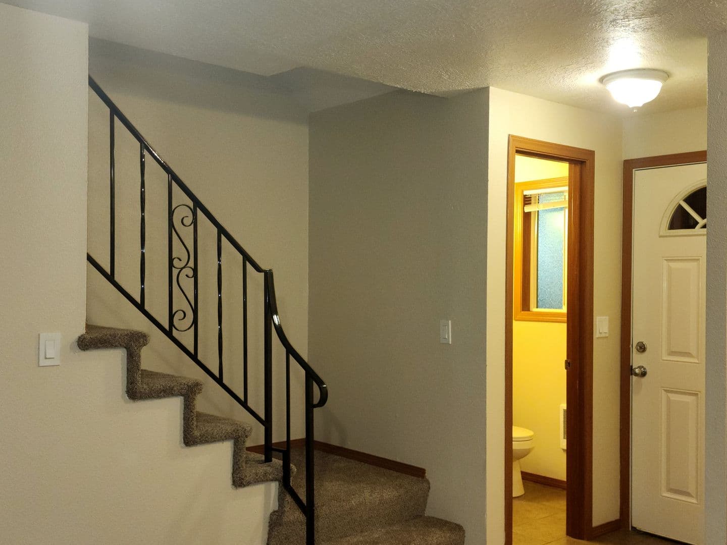 Newberg Apartment: 606 E Ninth St - Apt. 43