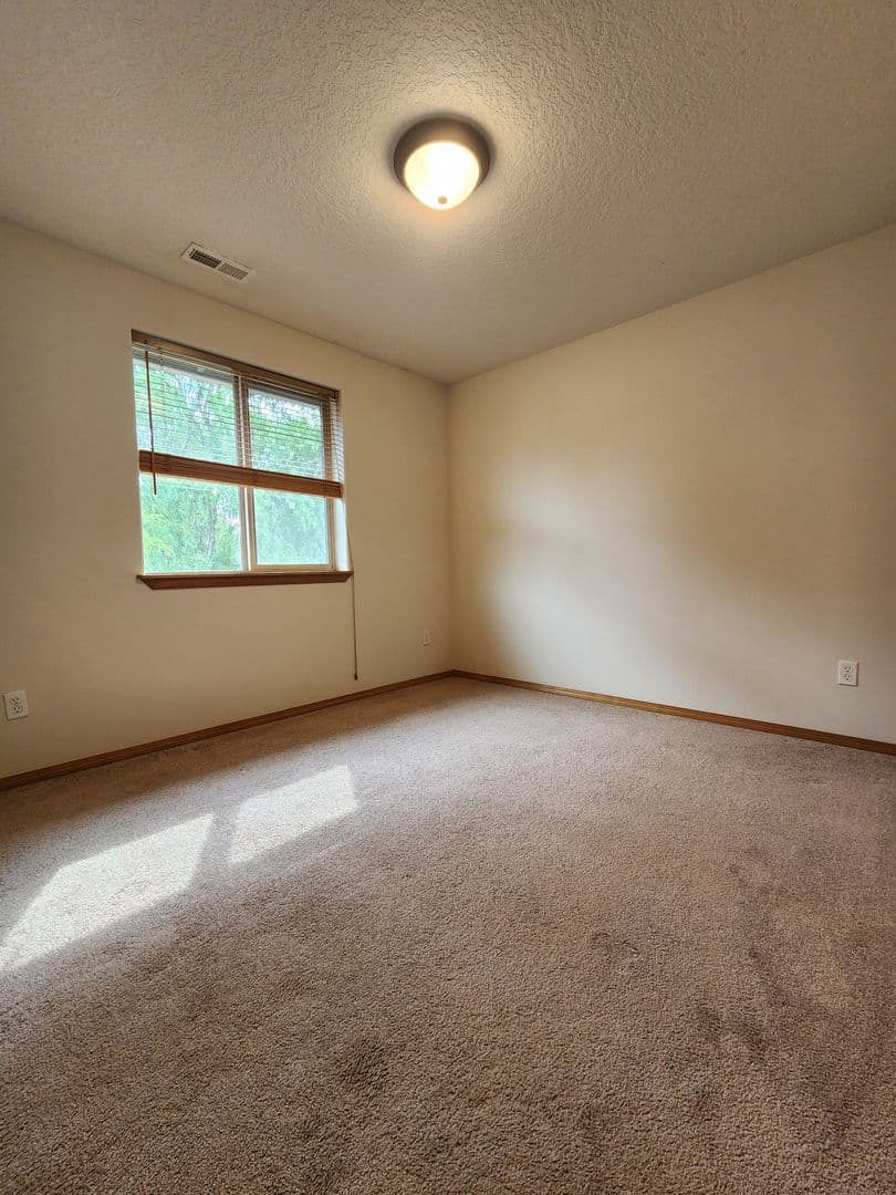 Newberg House: 800 W. First St. #4