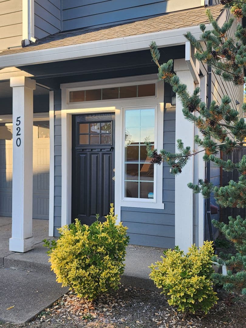 Newberg House: 520 S. Columbia St.