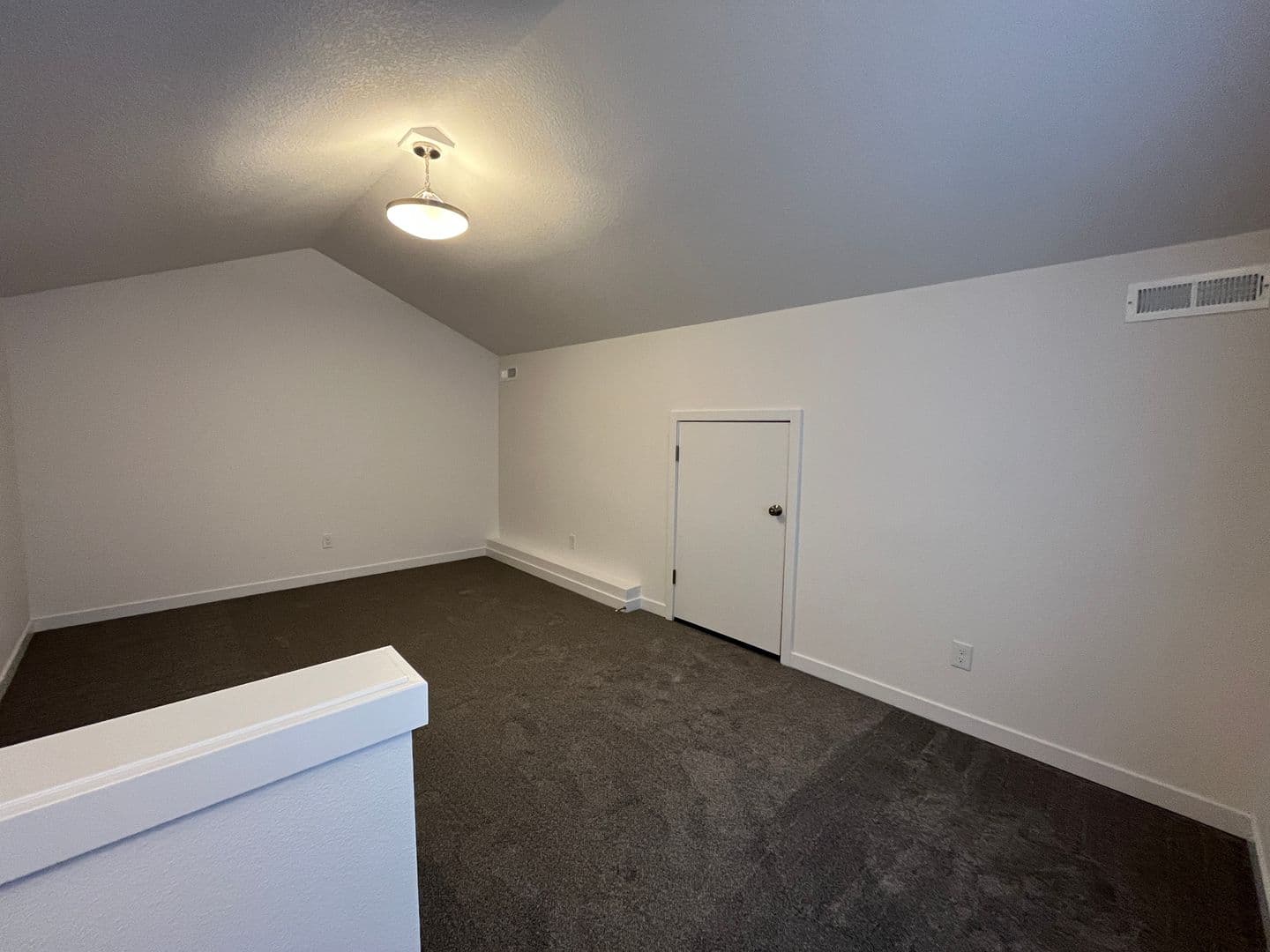 Newberg Apartment: 1550 E. 3rd St.