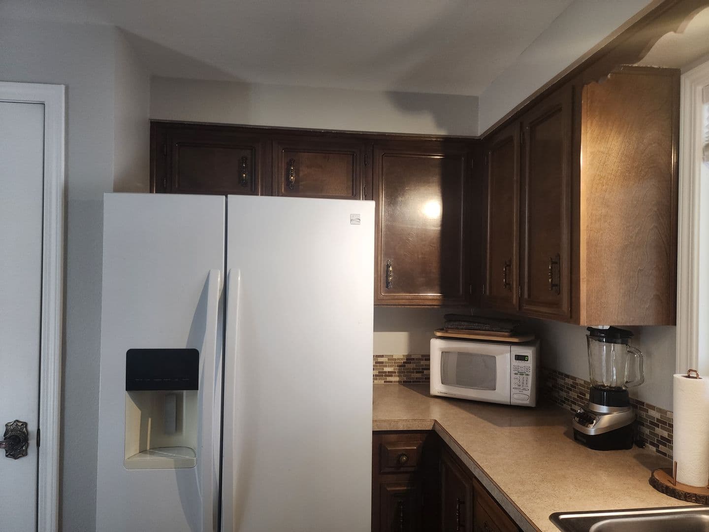 Newberg House: 3512 E Vittoria Way