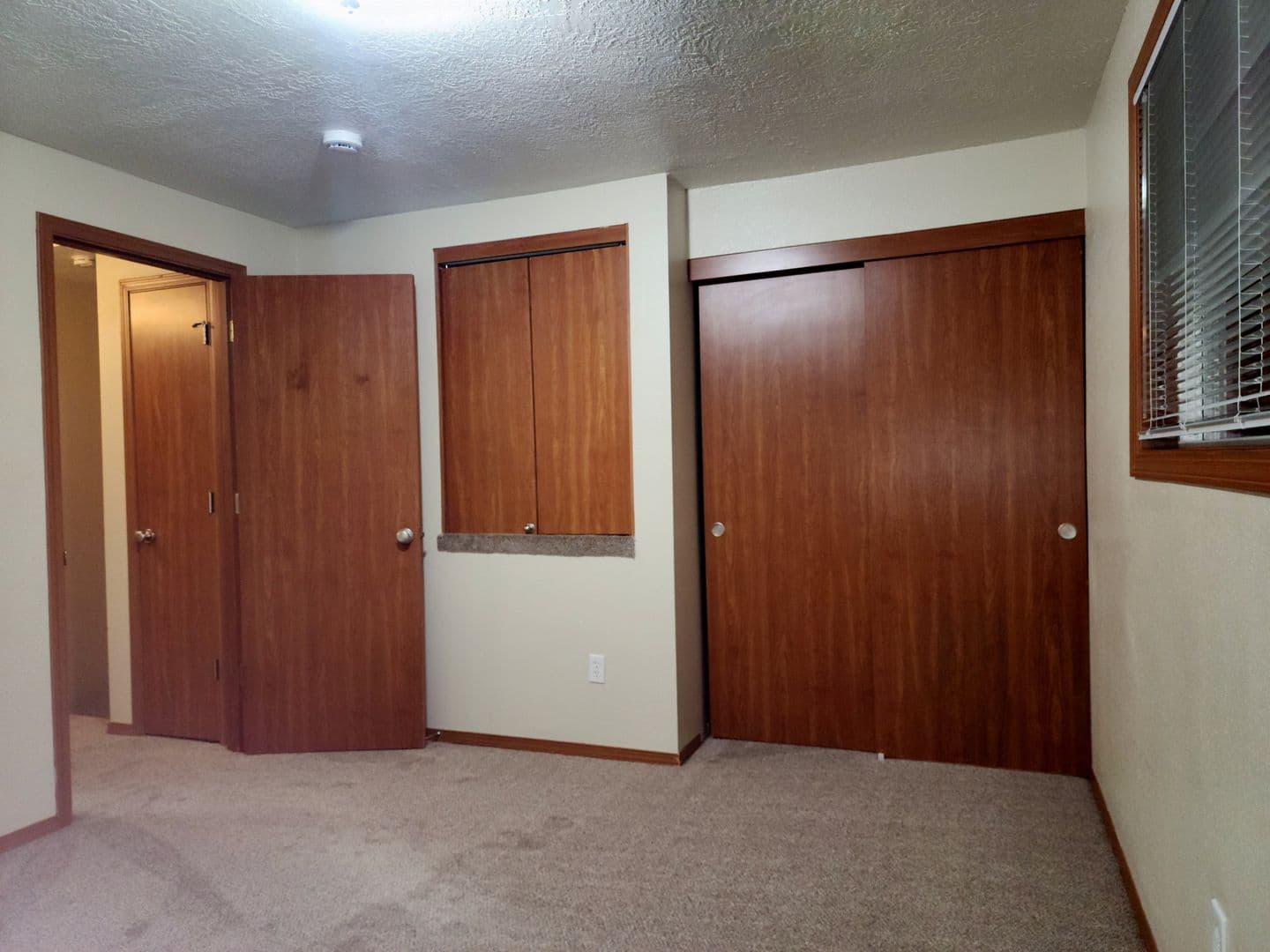 Newberg Apartment: 606 E Ninth St - Apt. 43