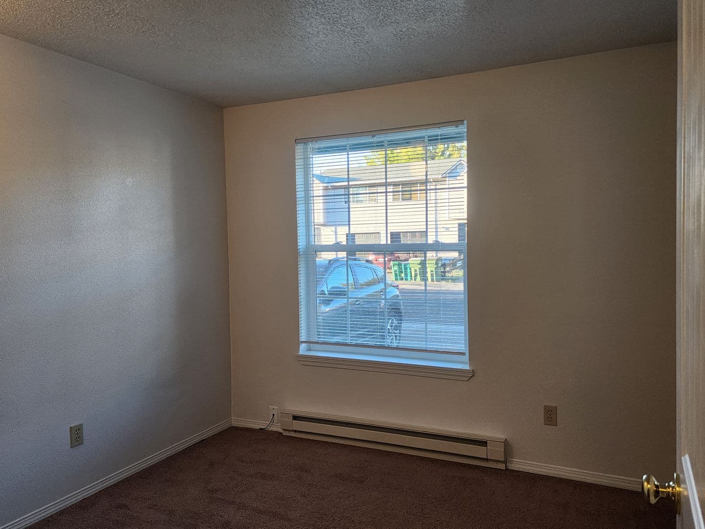 Newberg Apartment: 604 E 10th St