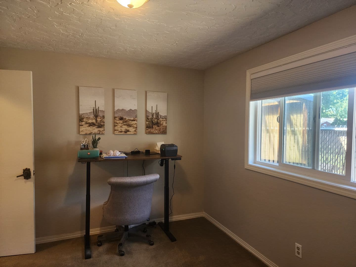 Newberg House: 3512 E Vittoria Way