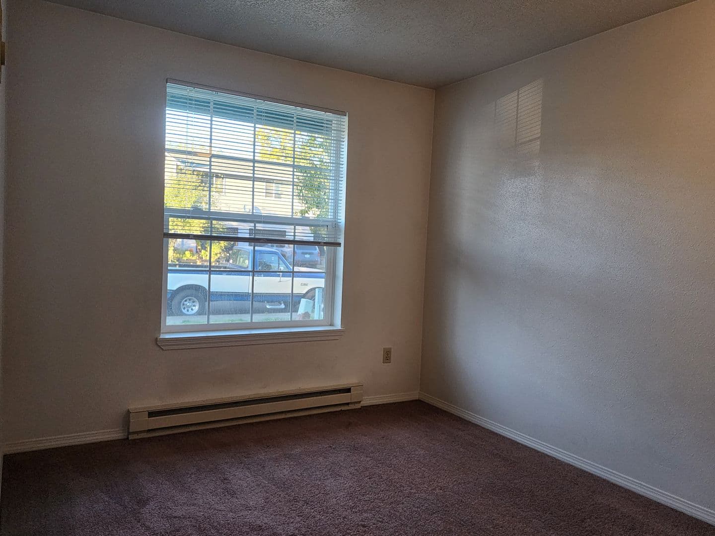 Newberg Apartment: 604 E 10th St