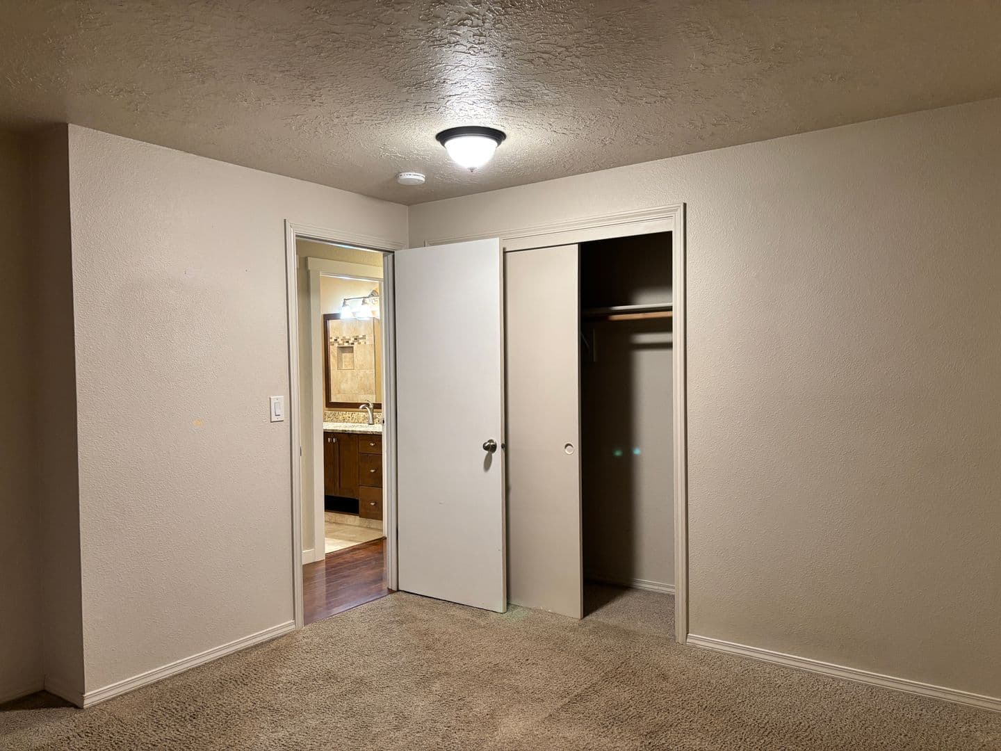 Newberg House: 3007 Douglas Ave