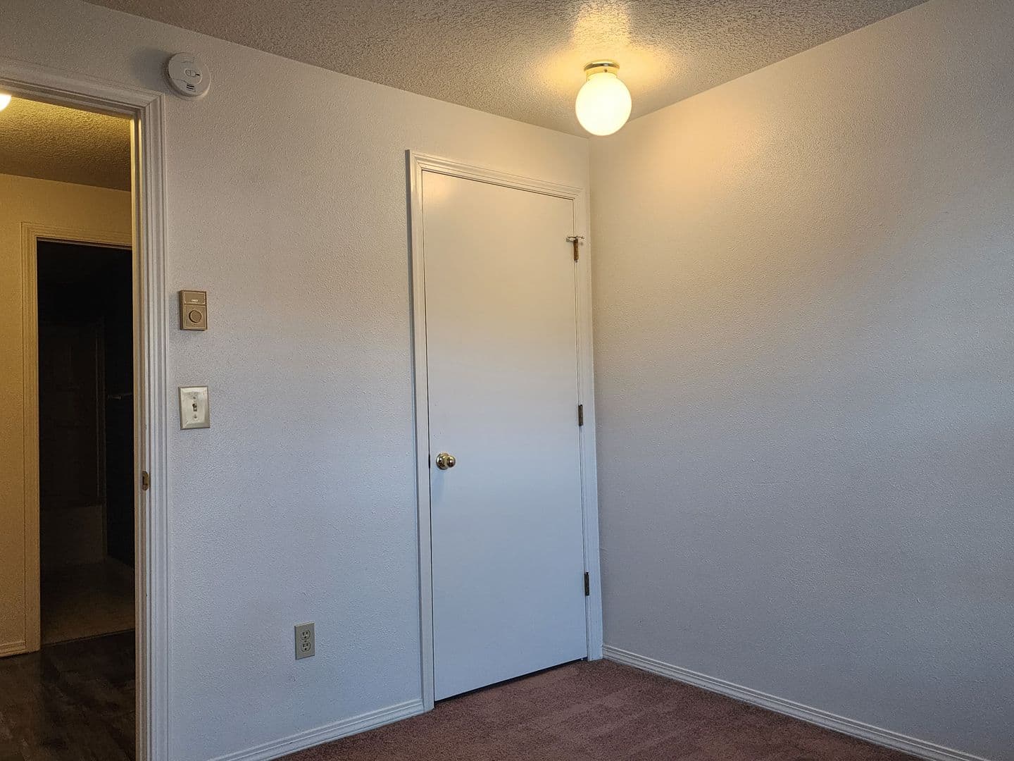Newberg Apartment: 604 E 10th St