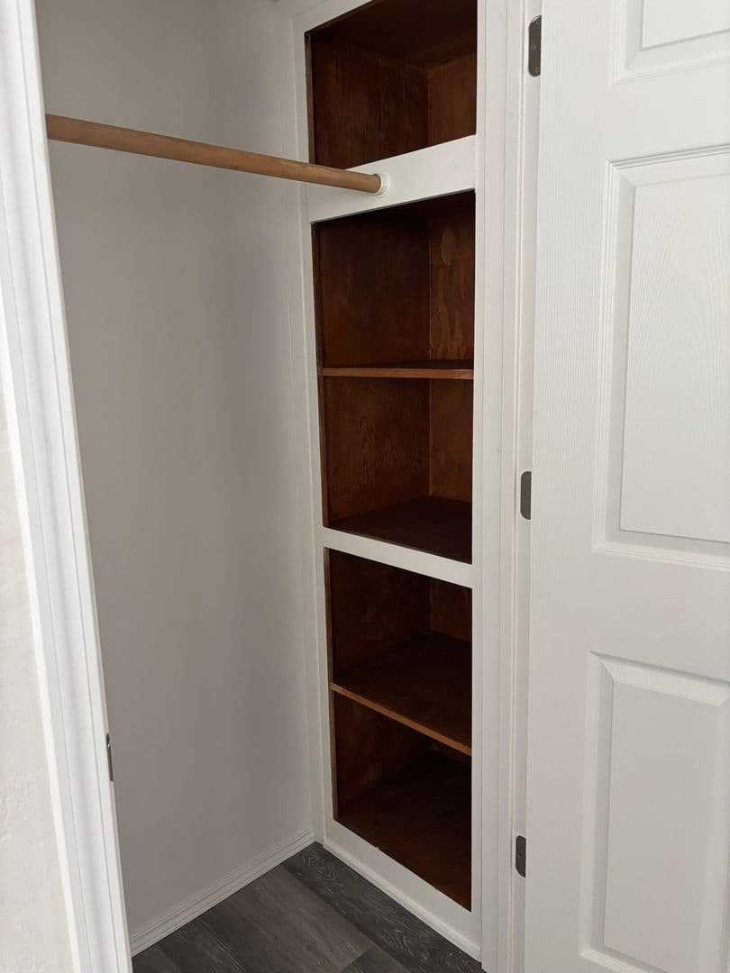Newberg Apartment: 1506-1508 Deborah Rd.