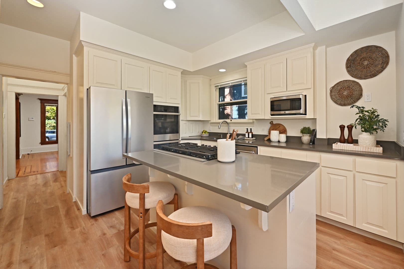 Seattle House: 938 18th Ave E
