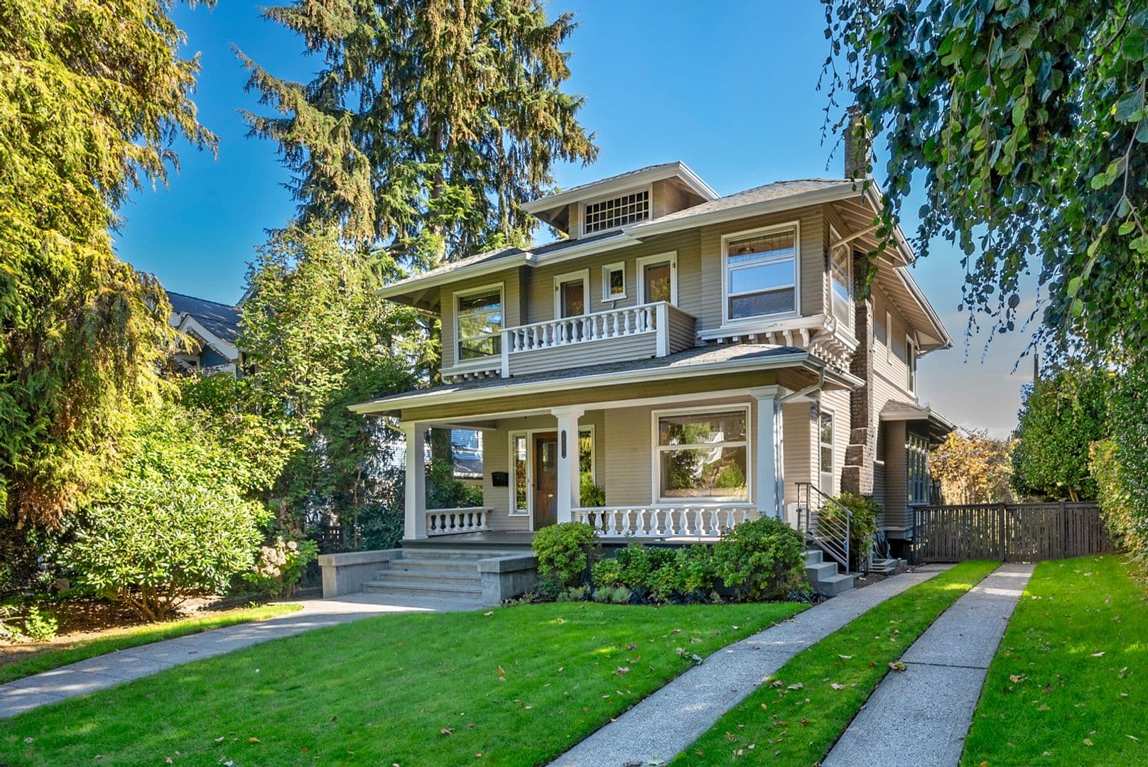 Seattle House: 938 18th Ave E