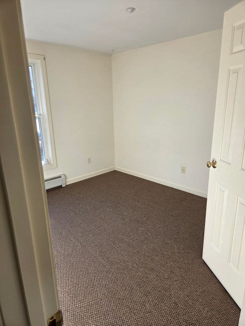 Newmarket Apartment: 3 Bennett Way