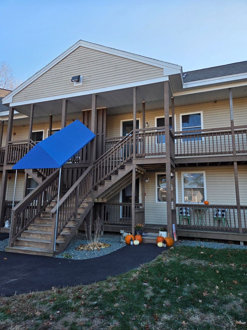 Newmarket Apartment: 3 Bennett Way