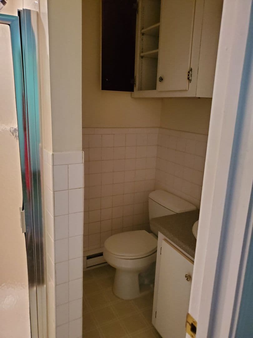 Newmarket Apartment: 10 Maple Street