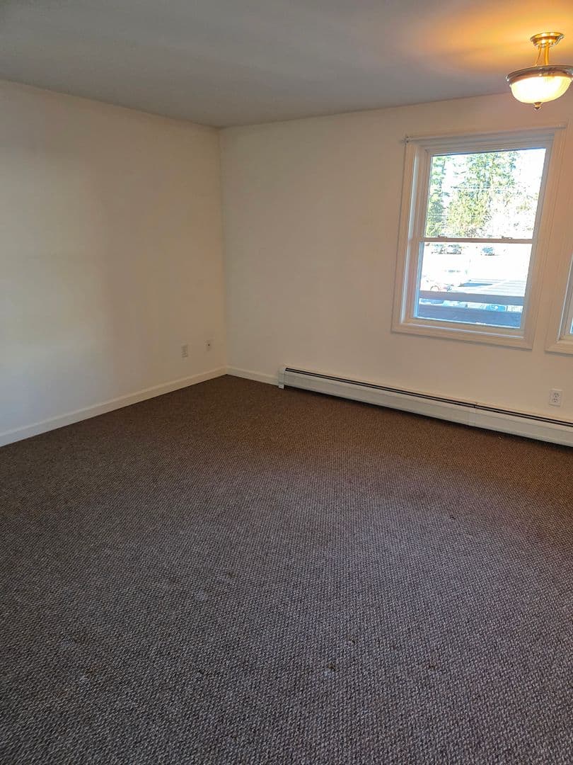 Newmarket Apartment: 3 Bennett Way