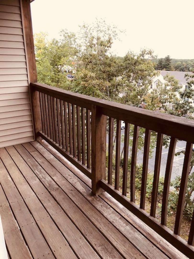 Newmarket Apartment: 4000 Mead Hill