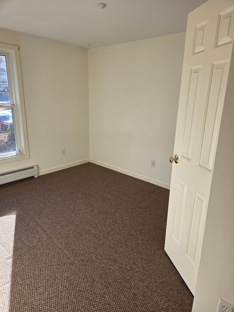 Newmarket Apartment: 3 Bennett Way