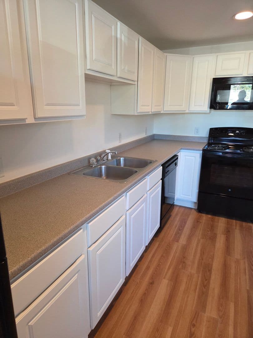 Newmarket Apartment: 3 Bennett Way