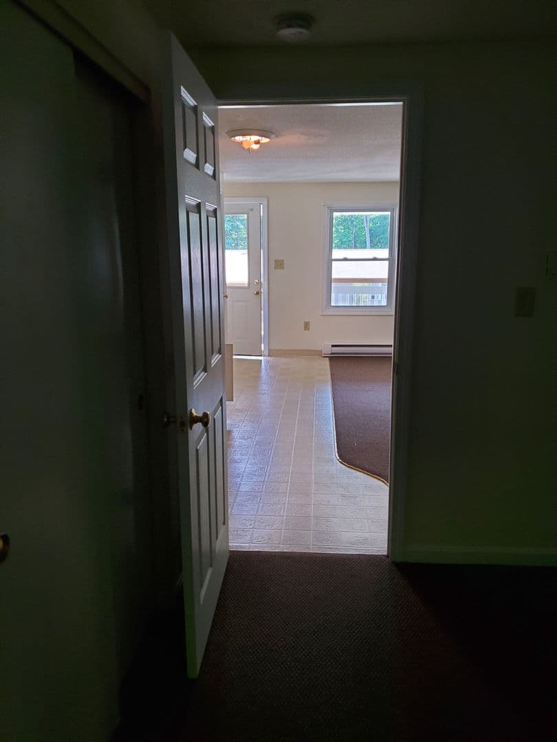 Newmarket Apartment: 10 Maple Street