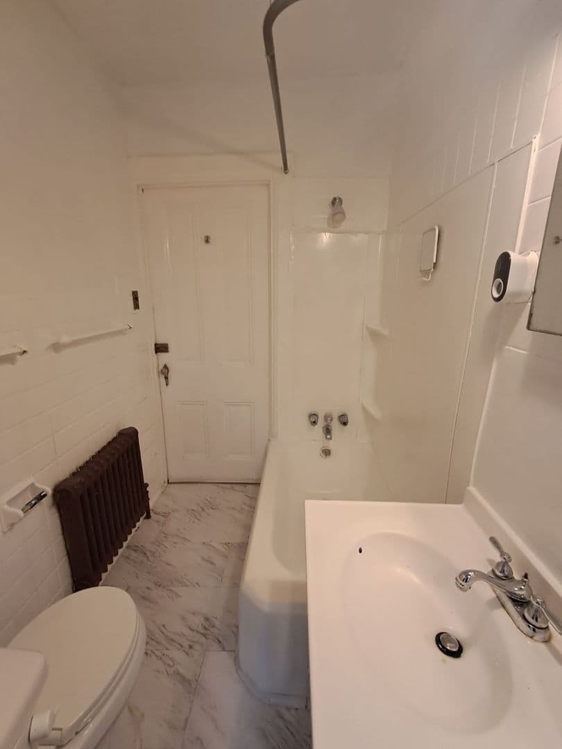 Lancaster Apartment: 636-638 North Lime Street
