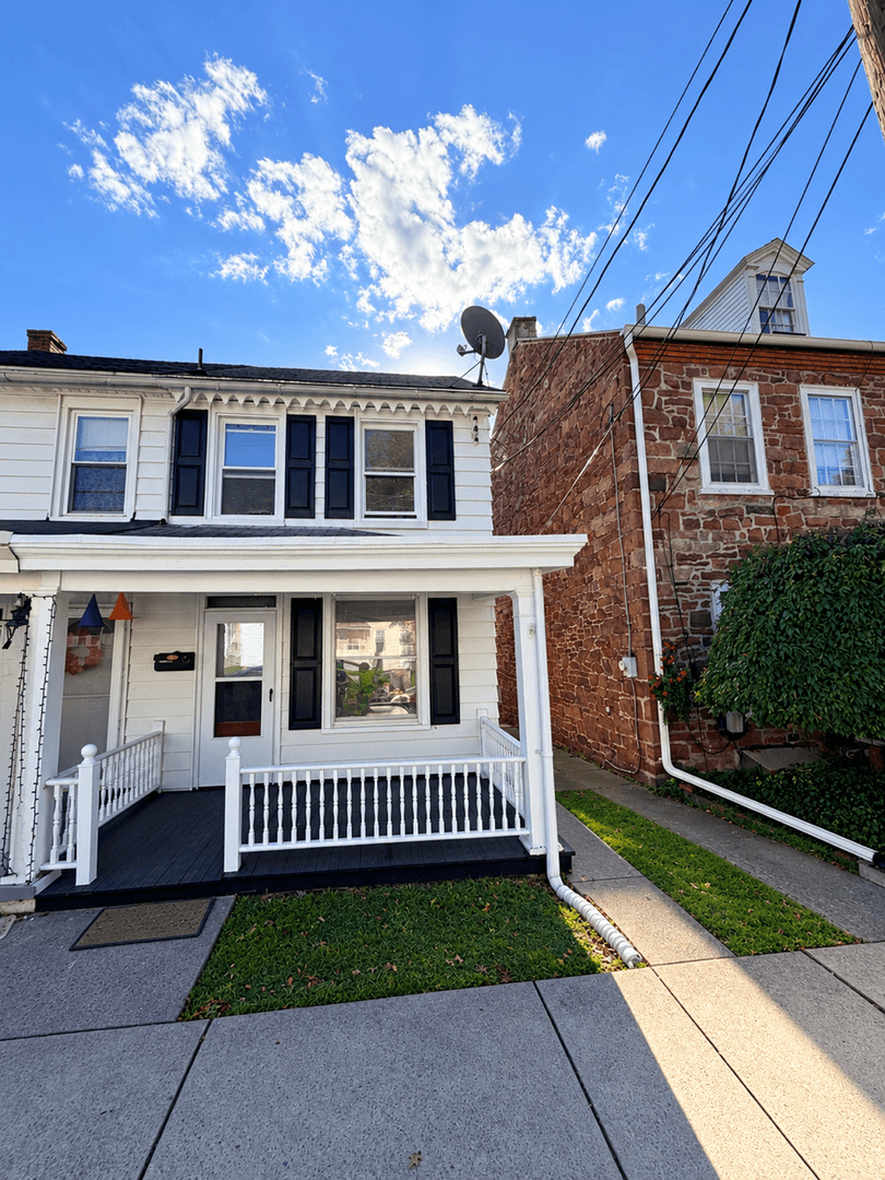 Ephrata House: 59 East Franklin Street