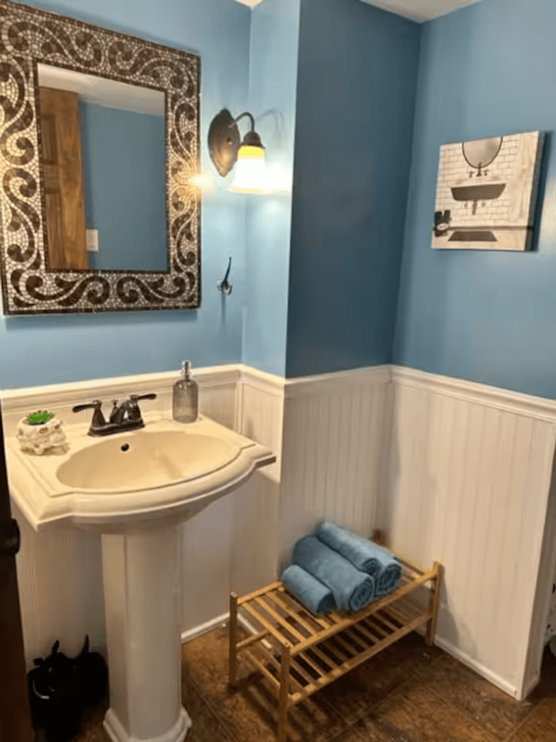 Lititz House: 15 W Newport Rd