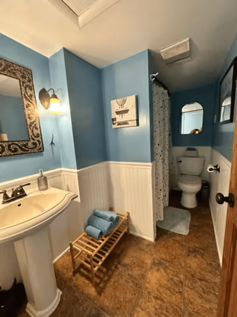 Lititz House: 15 W Newport Rd