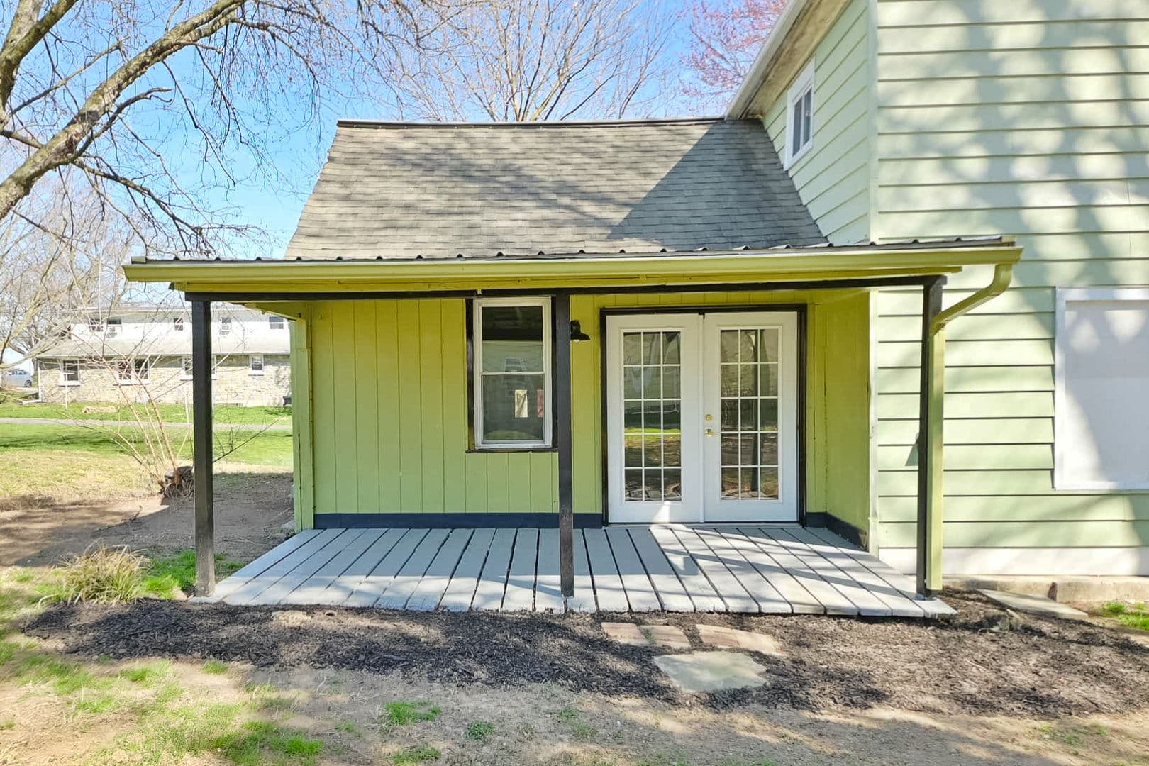East Petersburg House: 1971 Broad Street
