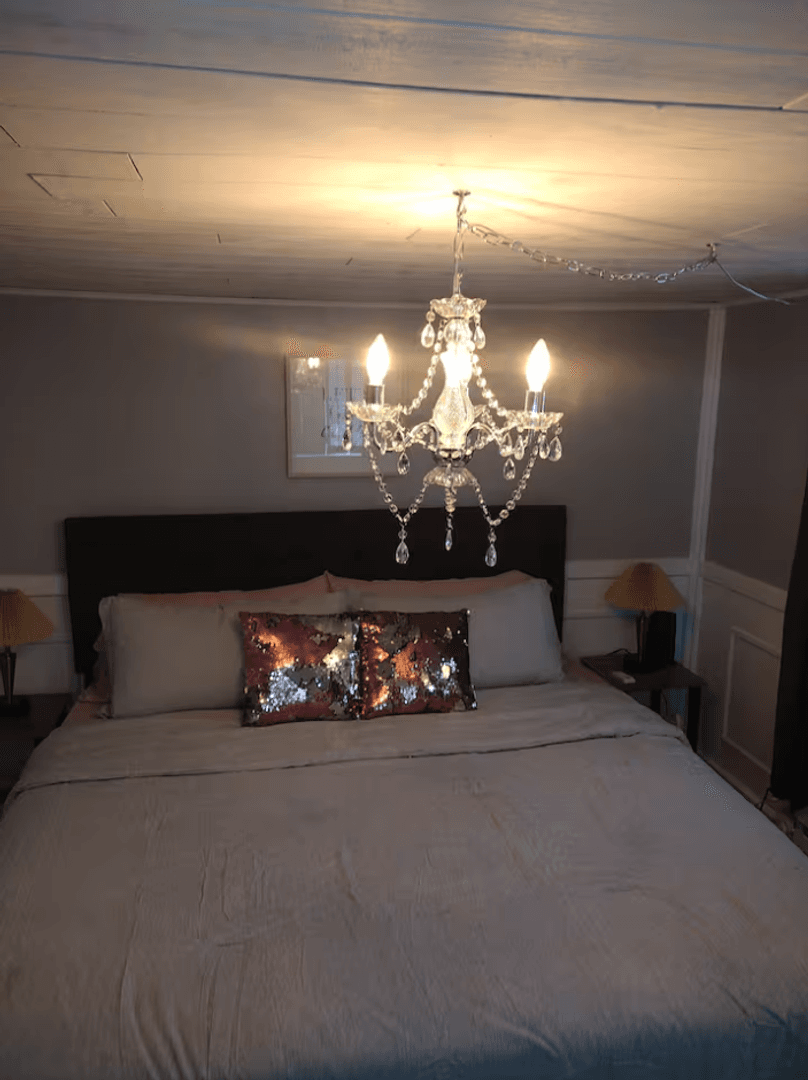 Lititz House: 15 W Newport Rd