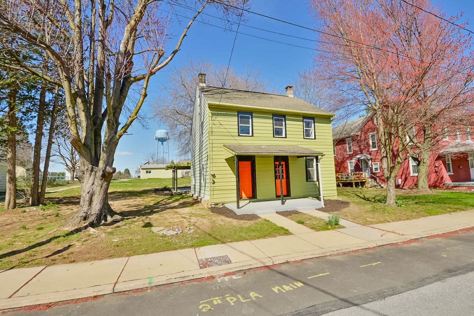 East Petersburg House: 1971 Broad Street