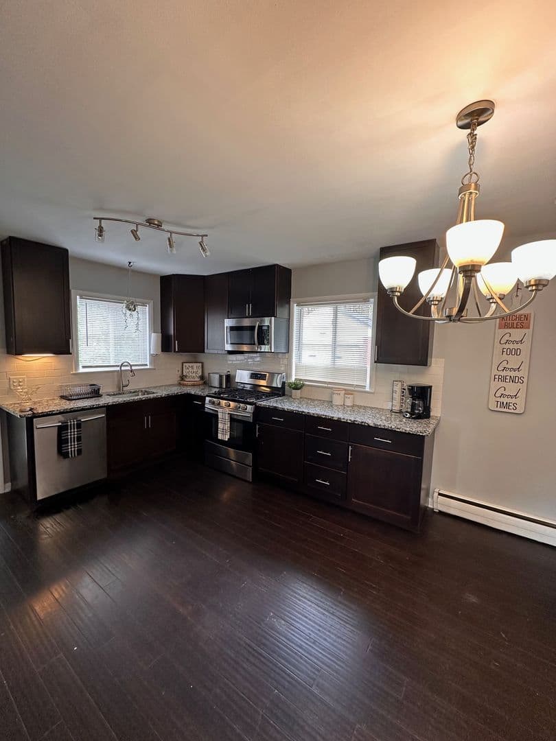 Lancaster House: 1325 Rohrerstown Road