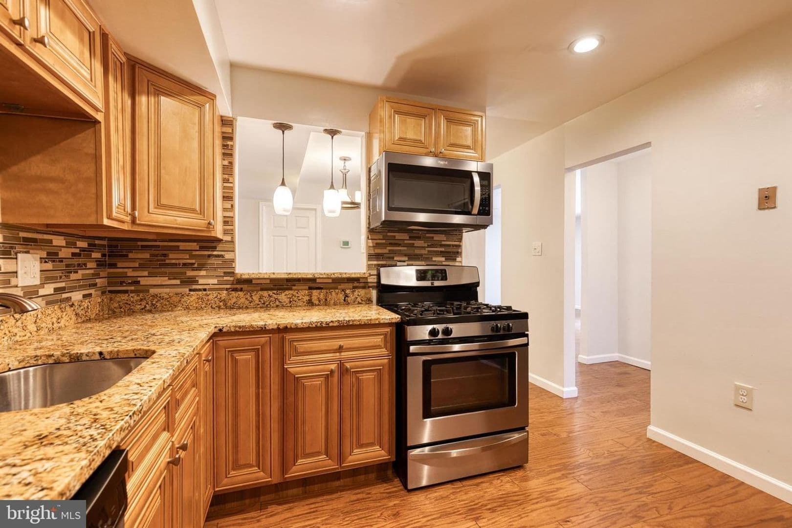 Columbia House: 10564 Cross Fox Lane