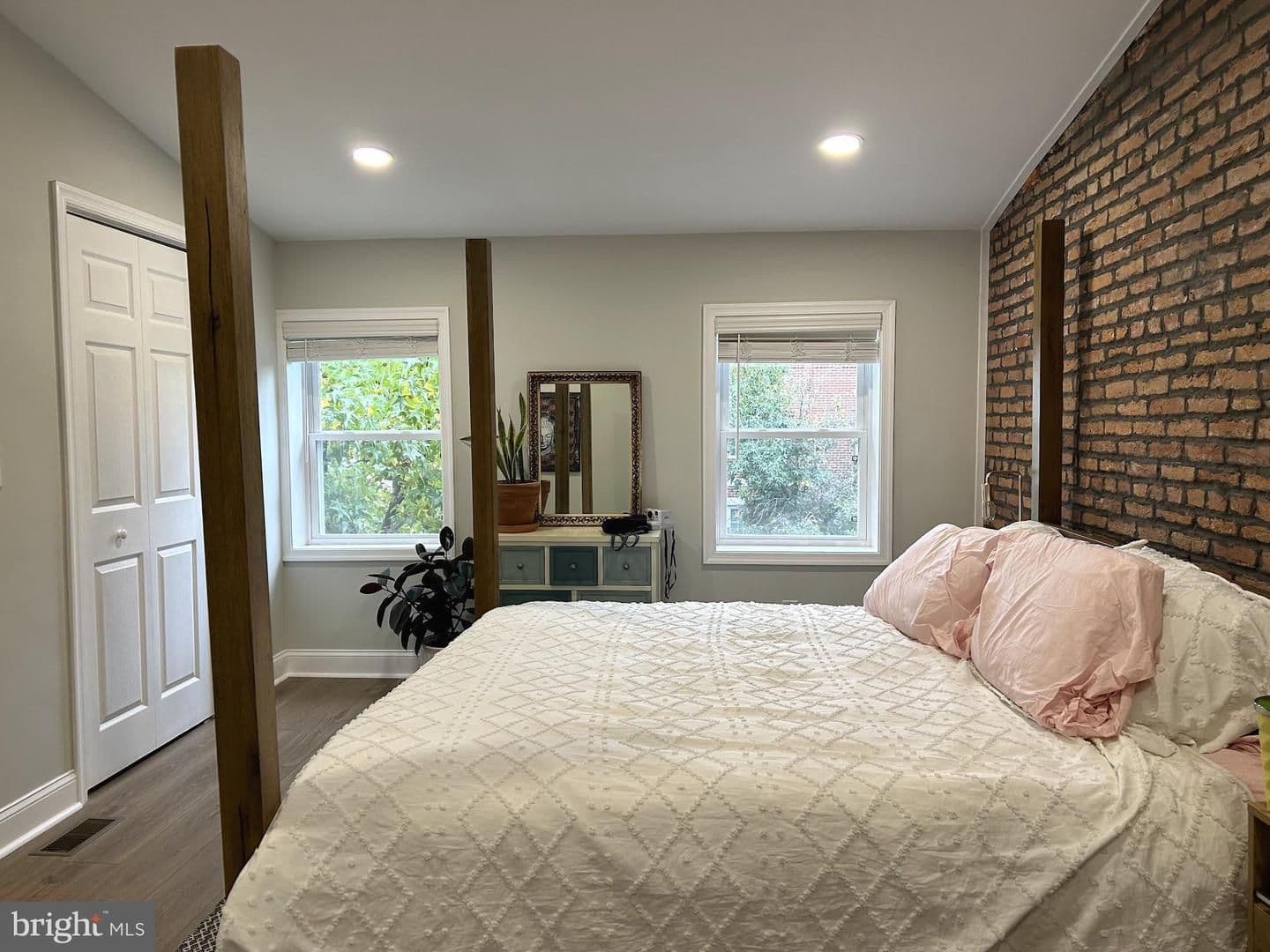 Baltimore House: 2220 Fleet Street