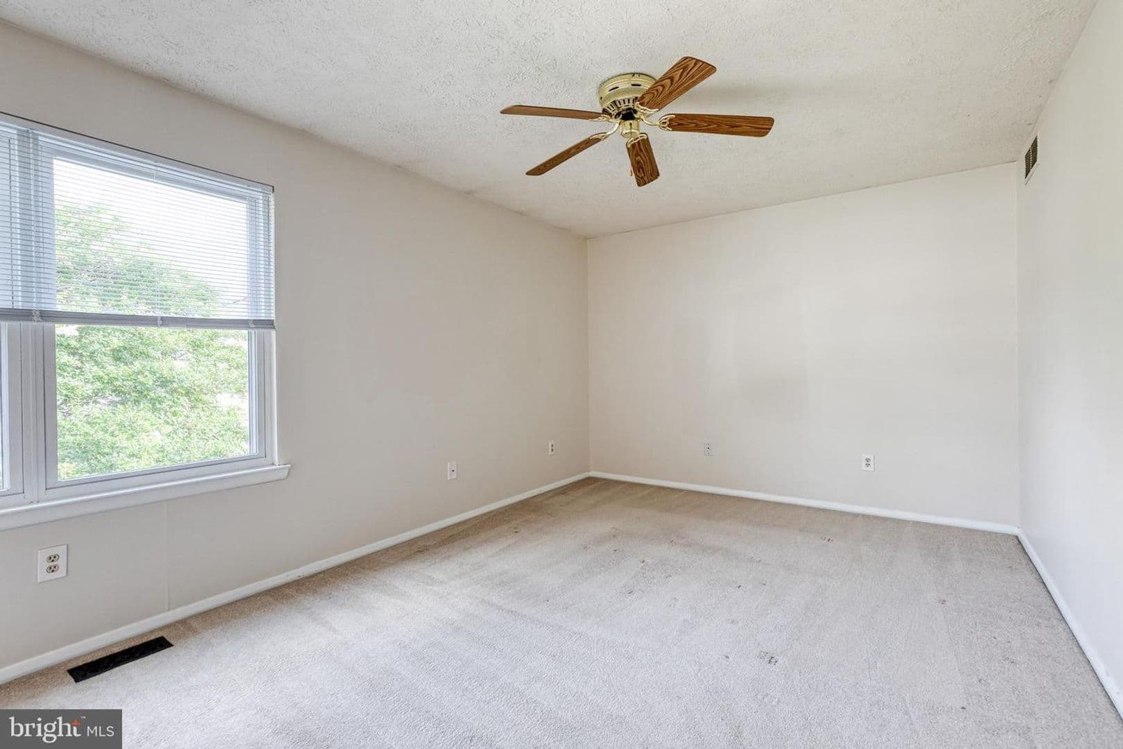 Pasadena House: 7846 Dero Drive