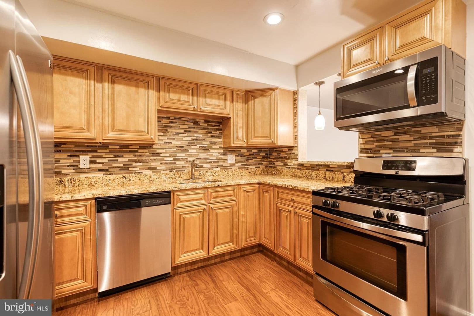 Columbia House: 10564 Cross Fox Lane