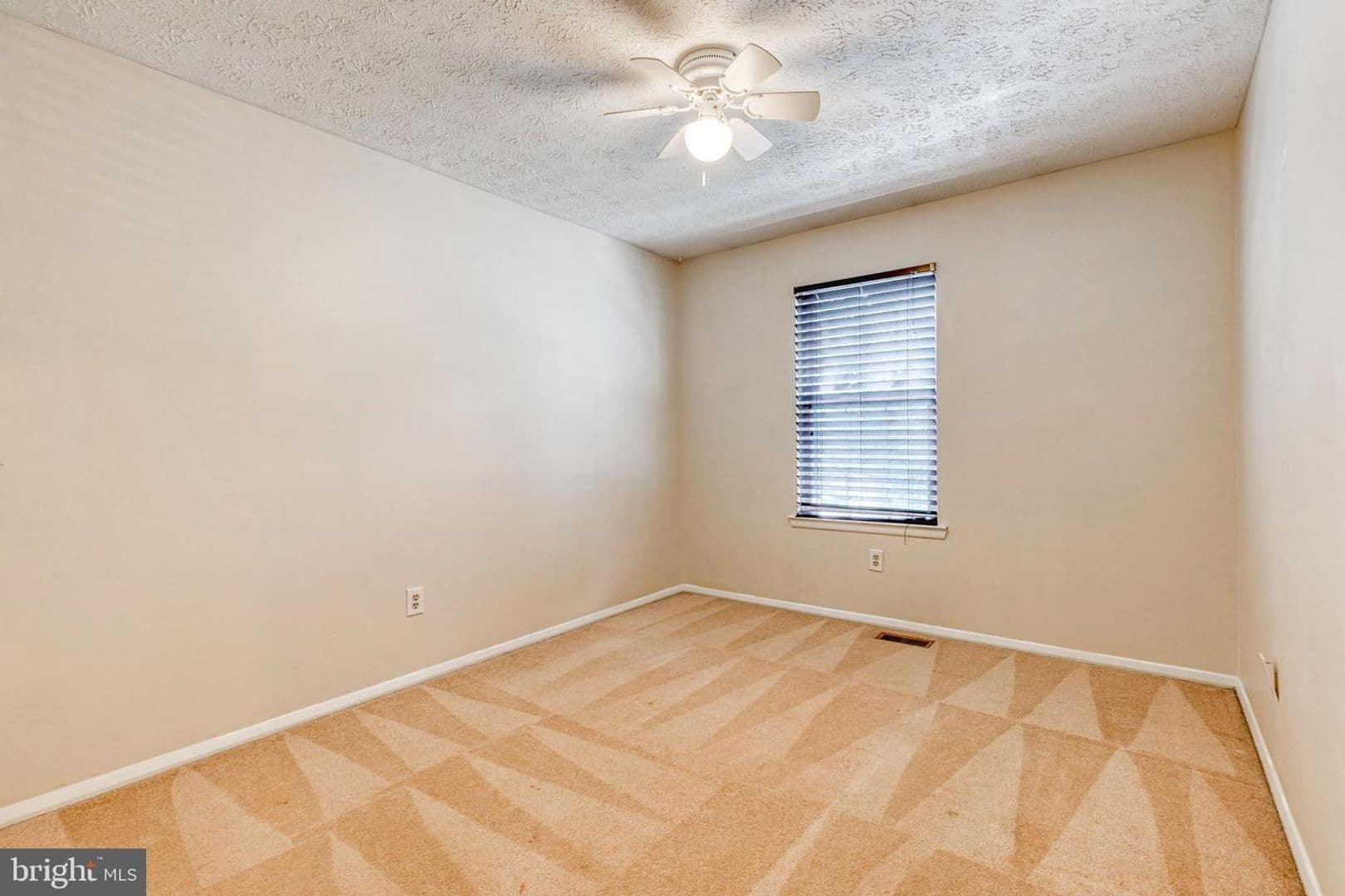 Pasadena House: 7846 Dero Drive